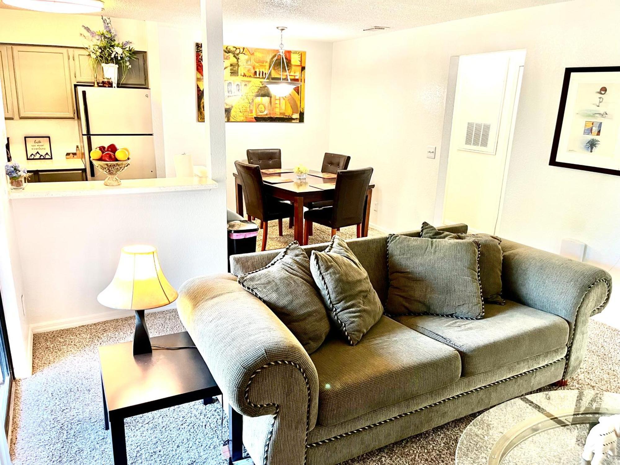 Daytona 2 Bed Apartment 10 Minutes To Beach With Balcony Port Orange Dış mekan fotoğraf