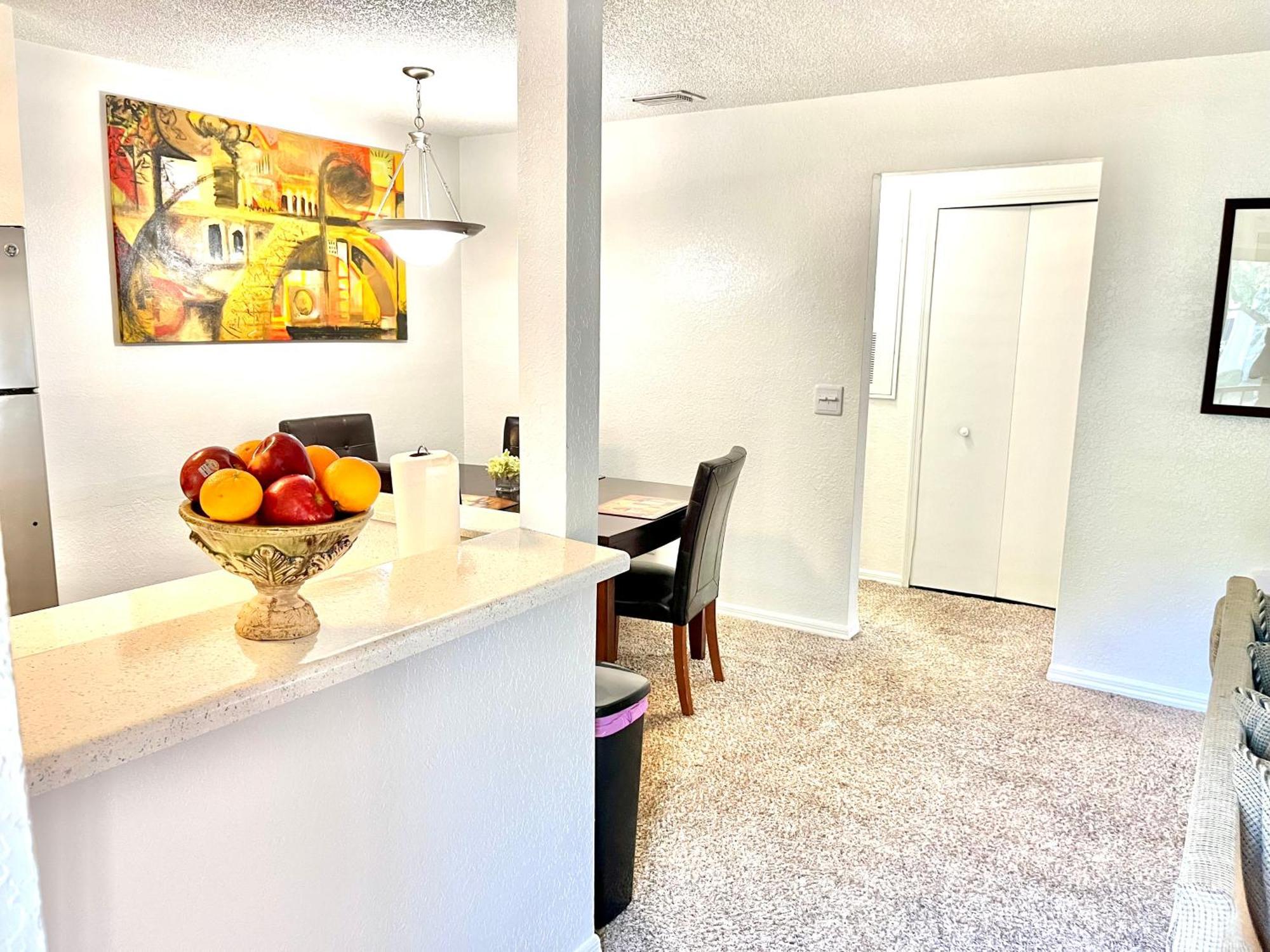 Daytona 2 Bed Apartment 10 Minutes To Beach With Balcony Port Orange Dış mekan fotoğraf