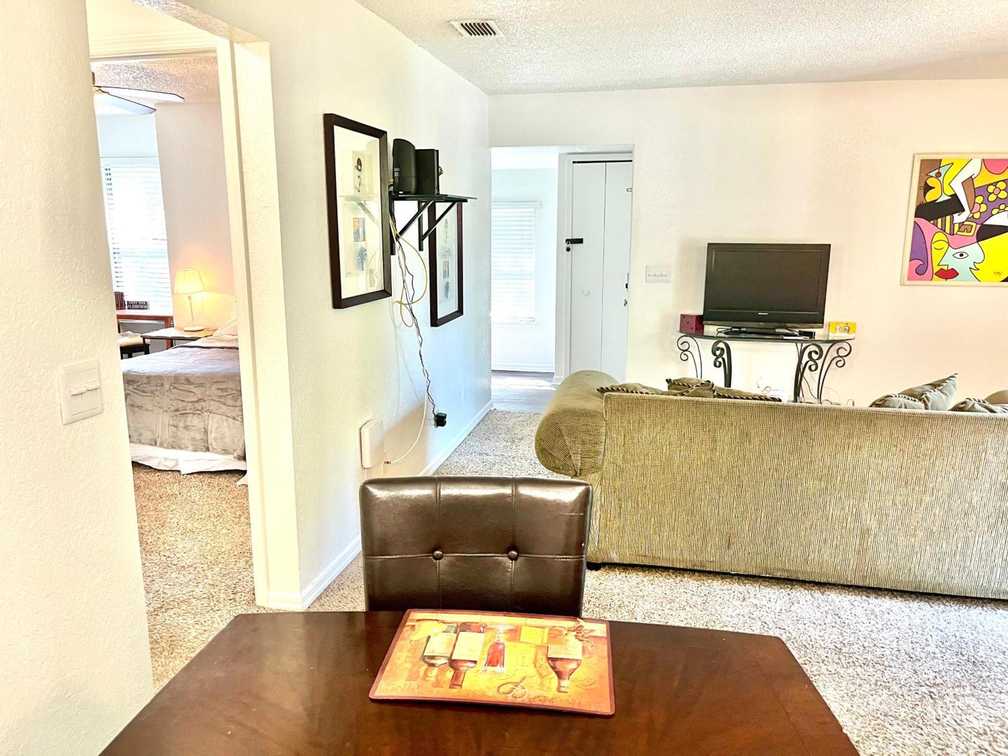 Daytona 2 Bed Apartment 10 Minutes To Beach With Balcony Port Orange Dış mekan fotoğraf