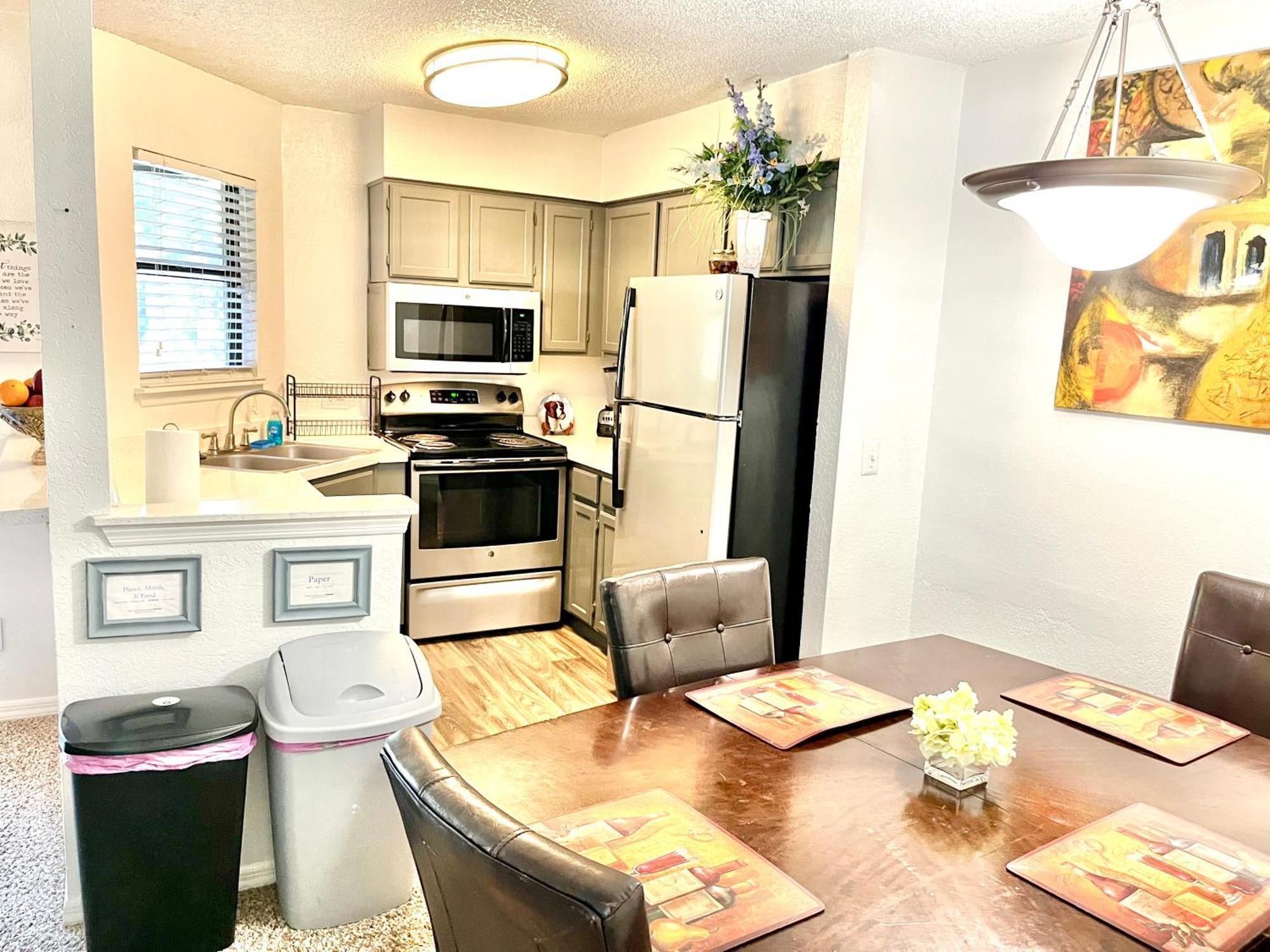 Daytona 2 Bed Apartment 10 Minutes To Beach With Balcony Port Orange Dış mekan fotoğraf