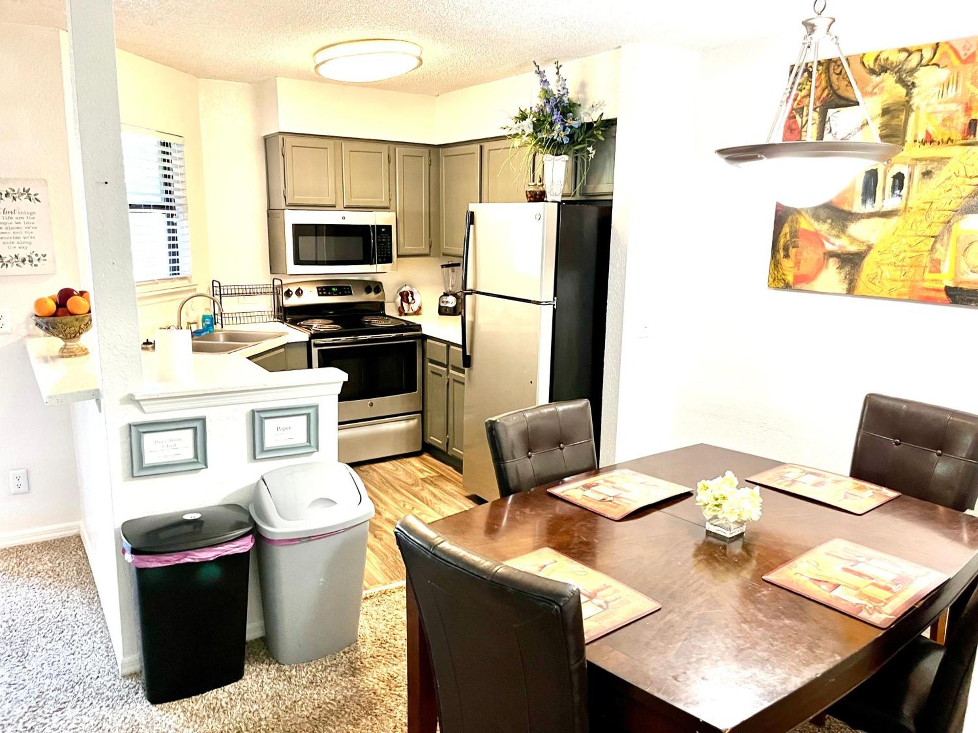 Daytona 2 Bed Apartment 10 Minutes To Beach With Balcony Port Orange Dış mekan fotoğraf